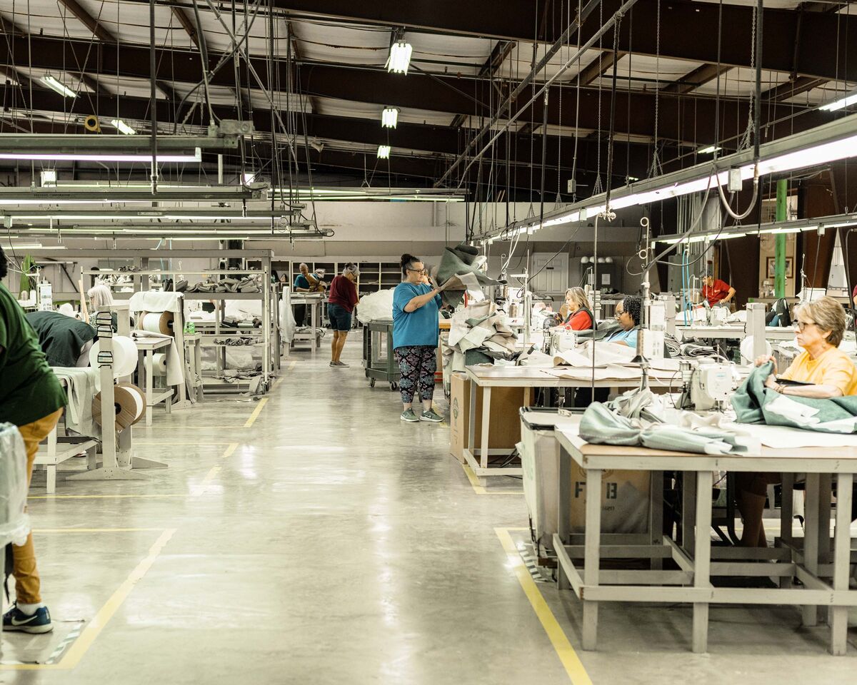 US Small-Business Optimism Rises by Most in More Than a Year
