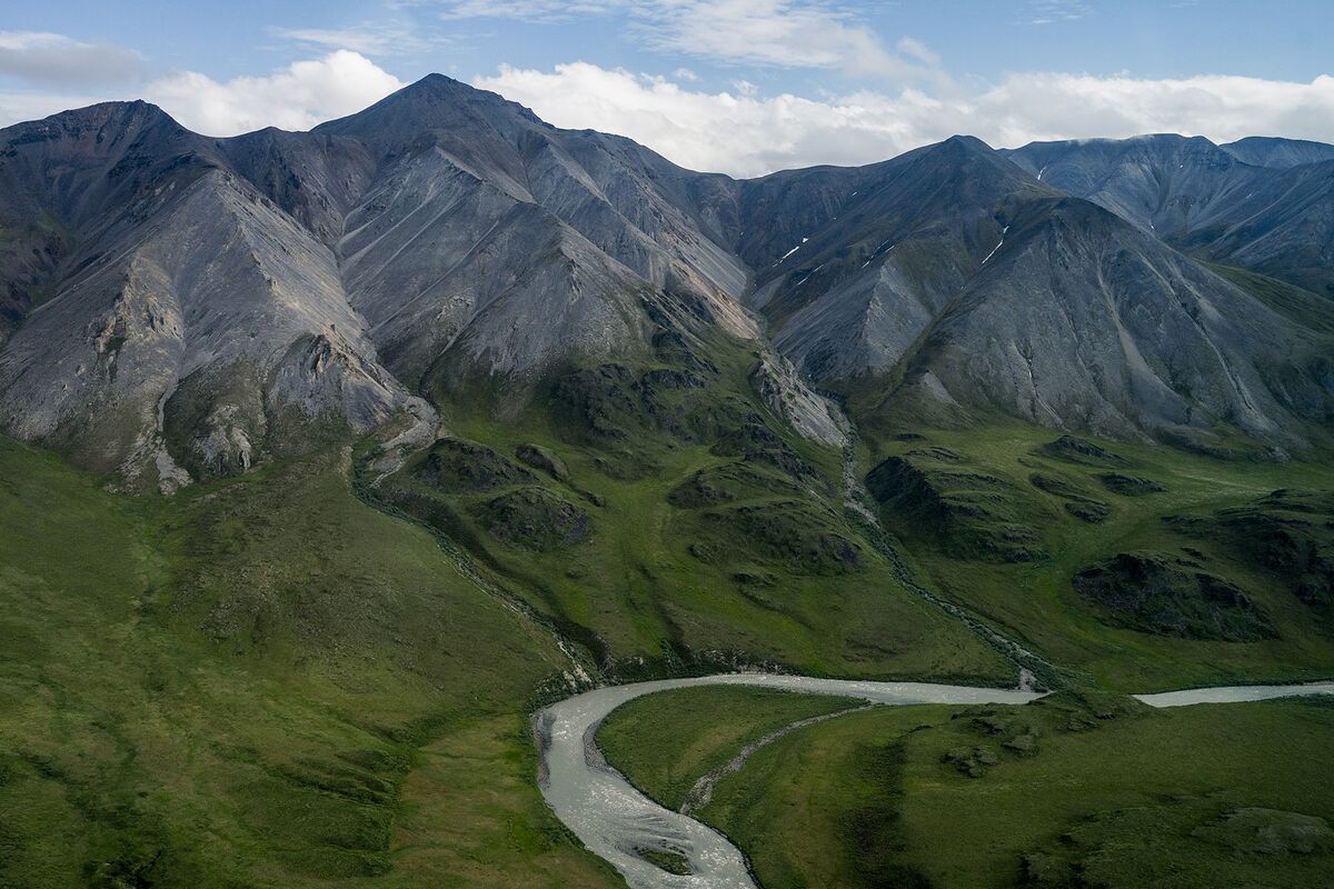 bloomberg.com - Ruth Liao - Trump's Alaska Oil and Gas Lease Auction Draws Just Two Bidders