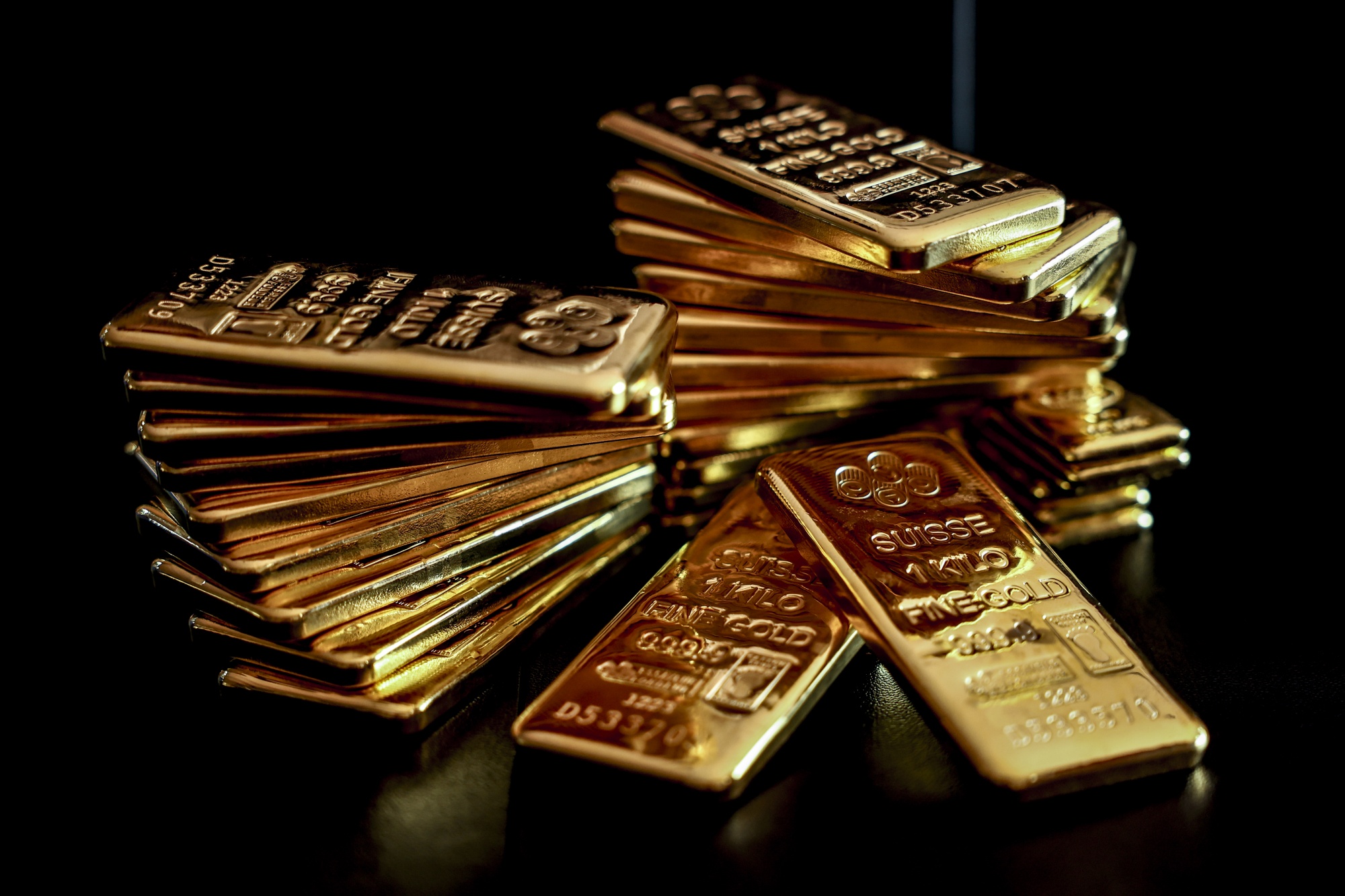 Gold Slips From Record High as Traders Ponder Bet on Fed Pivot - Bloomberg