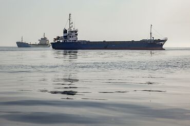 Strait Of Hormuz Reopening Complicated By Mines And Uncertainties Of Ceasefire