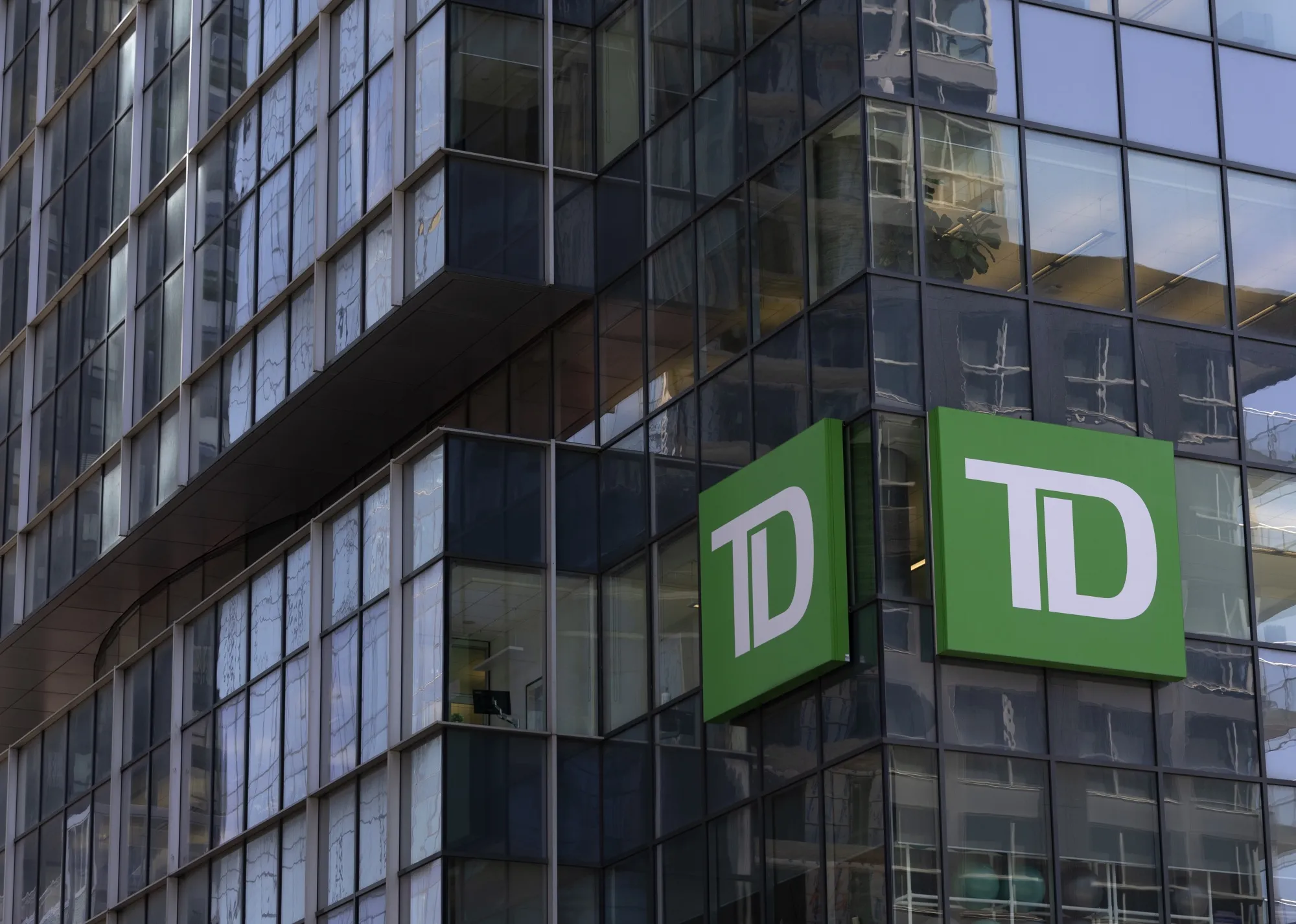 Interest Rates May Drag On Canadian Banks As RBC Cuts Targets