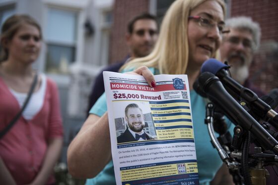 Twitter Must Unmask User Tied to Seth Rich Murder Conspiracy