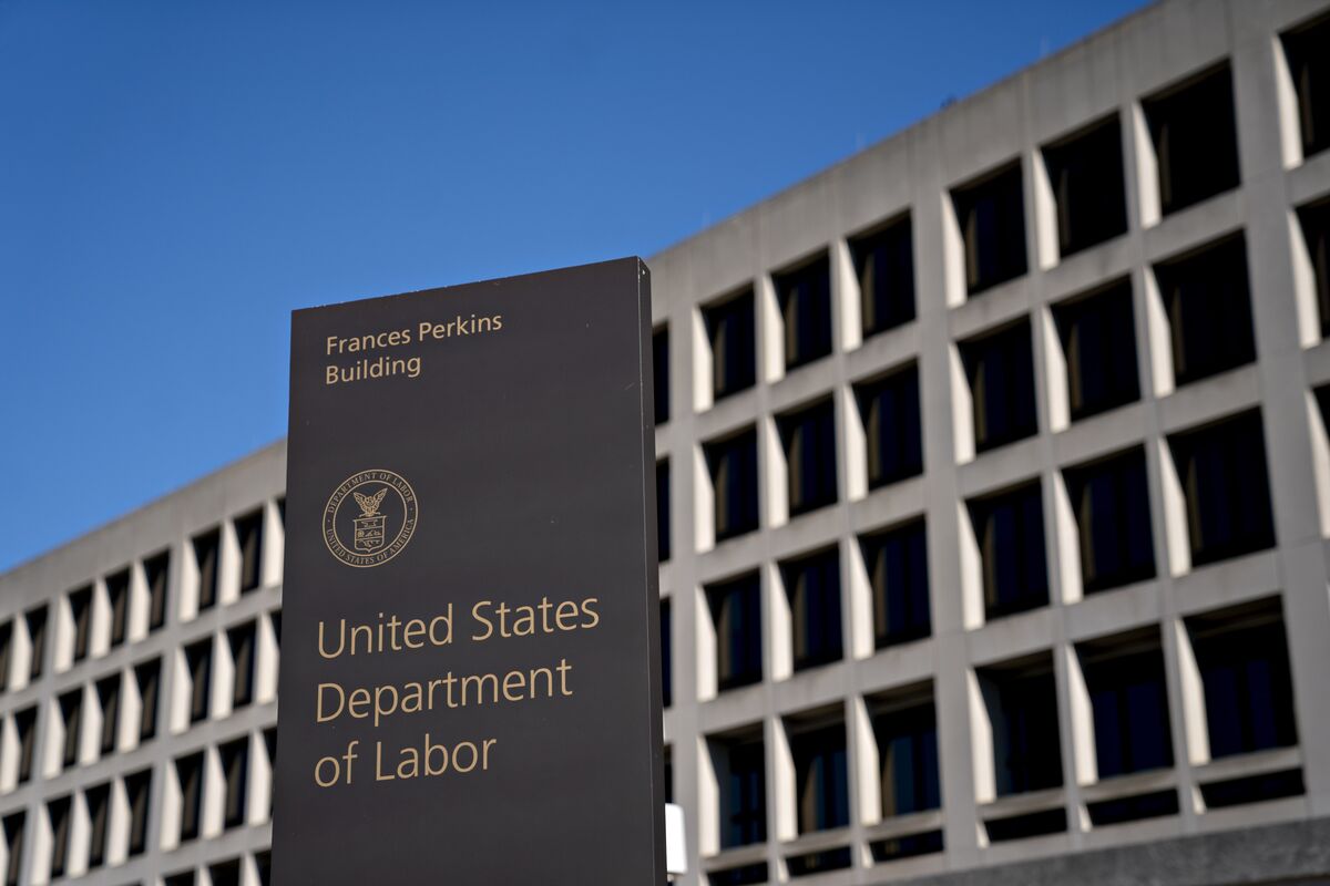 Private Credit, Crypto Face Easier Path to 401(k)s in US Plan