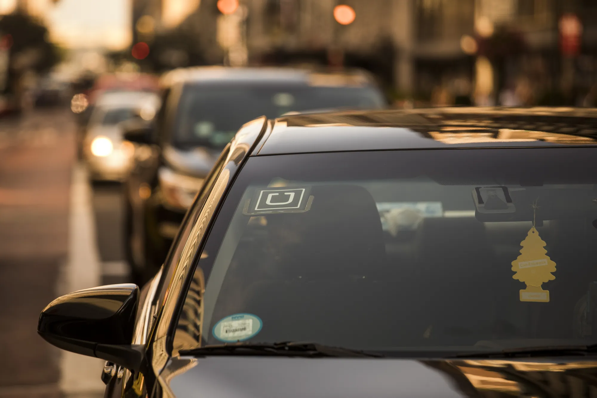 New York Approves First U.S. Cap On Uber, App-Based Cab Drivers