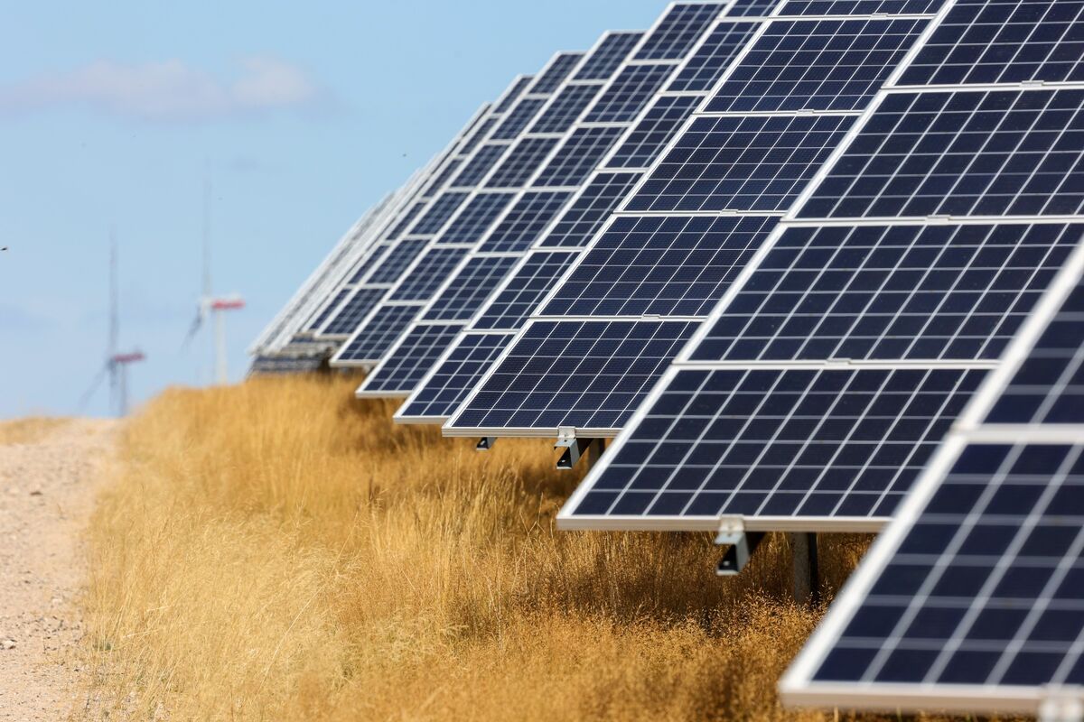 bloomberg.com - Eamon Farhat - German Solar Boom Saves Nine LNG Cargoes to Ease Iran War Shock