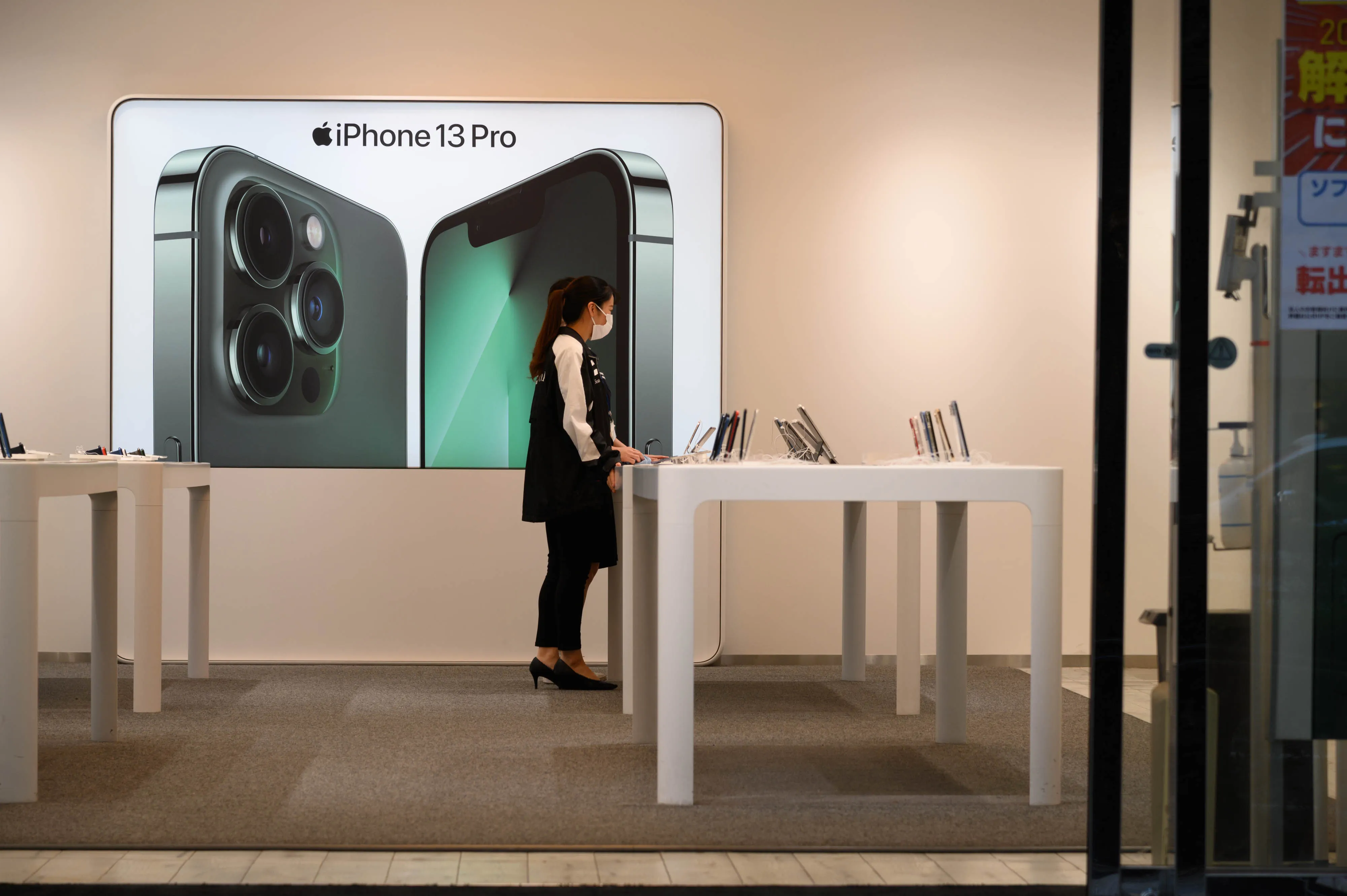 アップル、日本でiPhoneとiPadを大幅値上げ－急激な円安で異例の対応