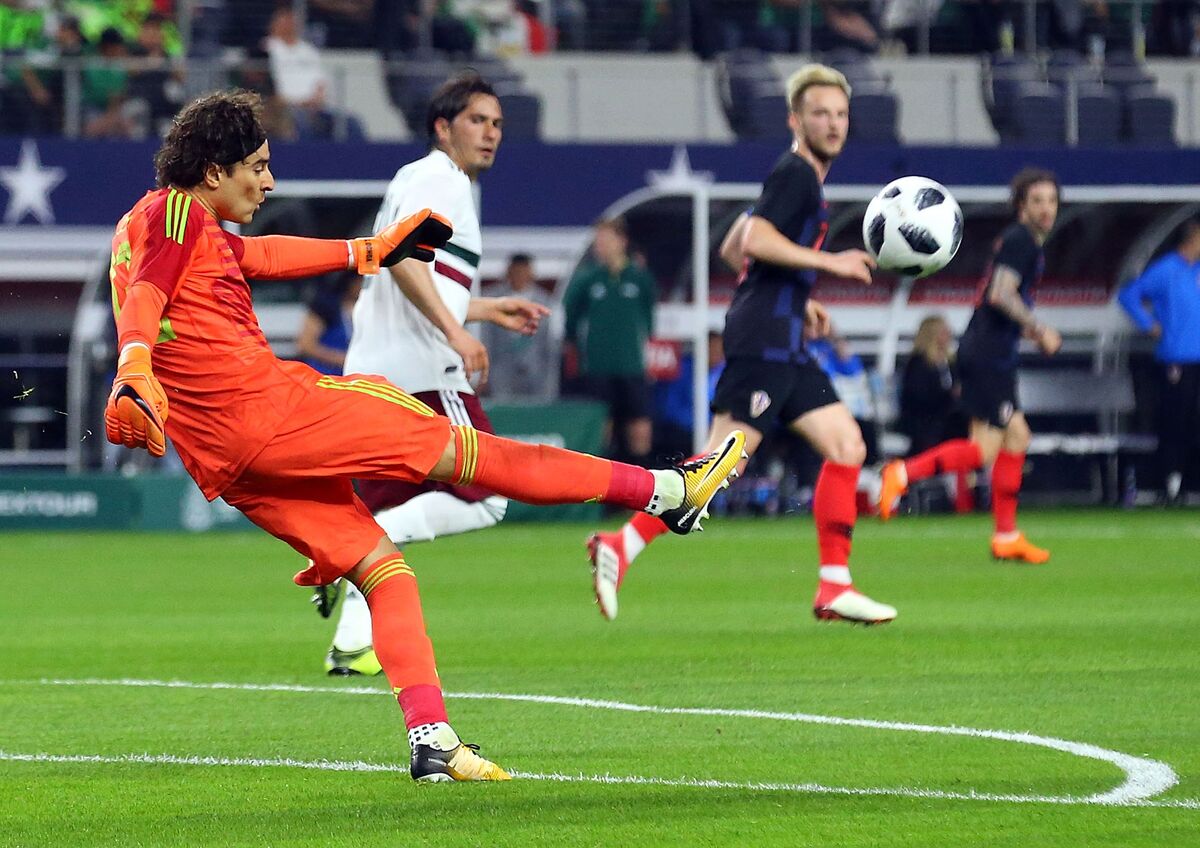 Photos: Mexican National Team takes on Australia at AT&T Stadium