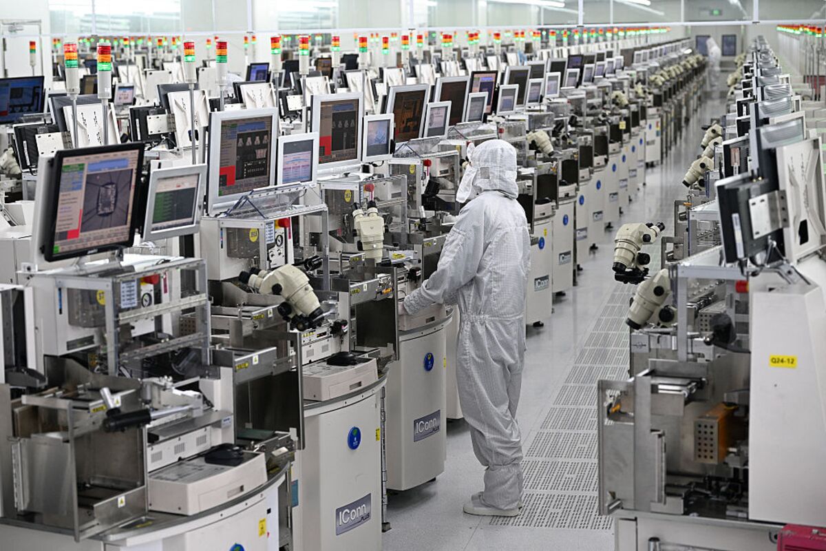 China Prepares as Much as $70 Billion in Chip Sector Incentives