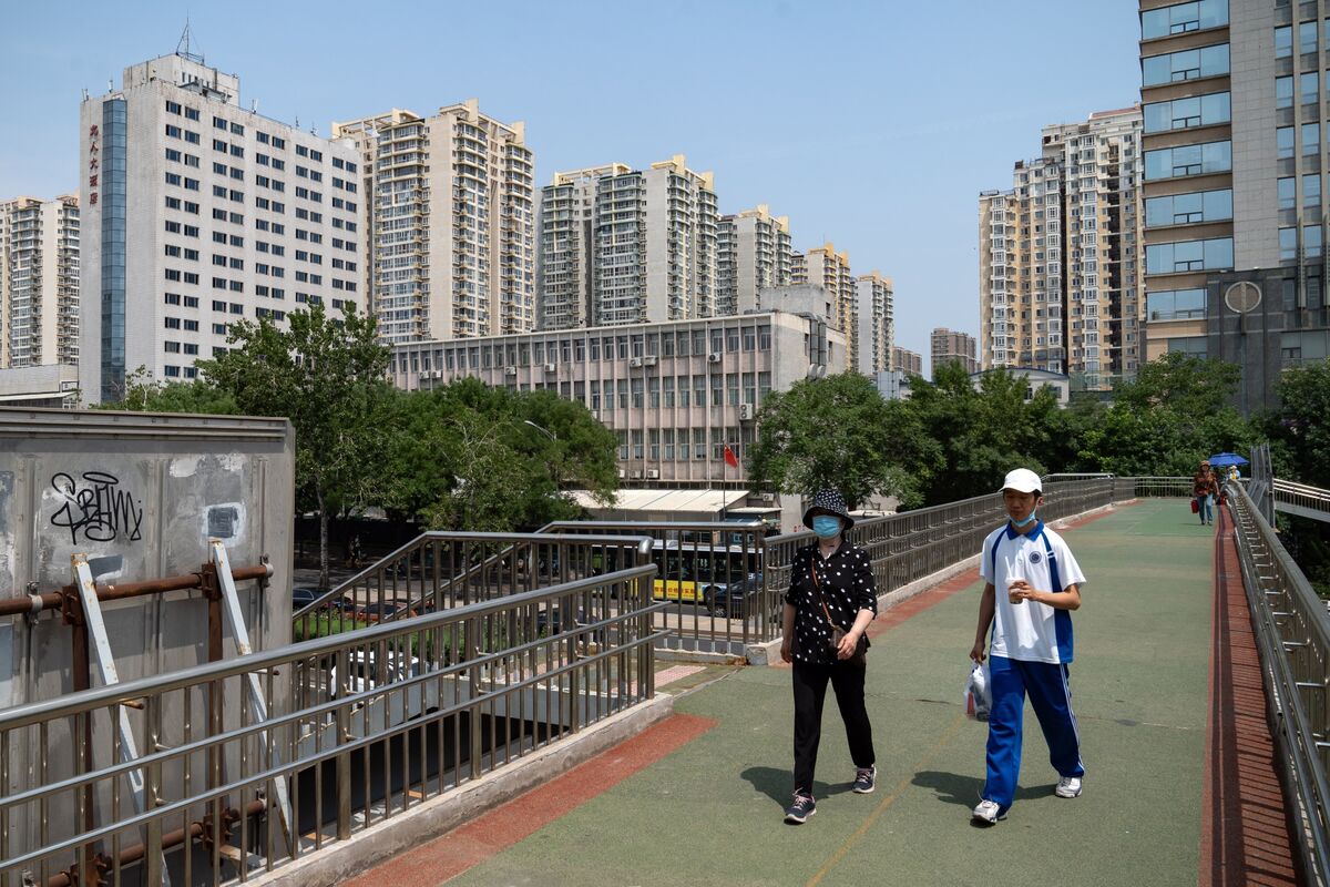 bloomberg.com - Amber Tong - China Studies Policies to Boost Economy, Stabilize Housing Market