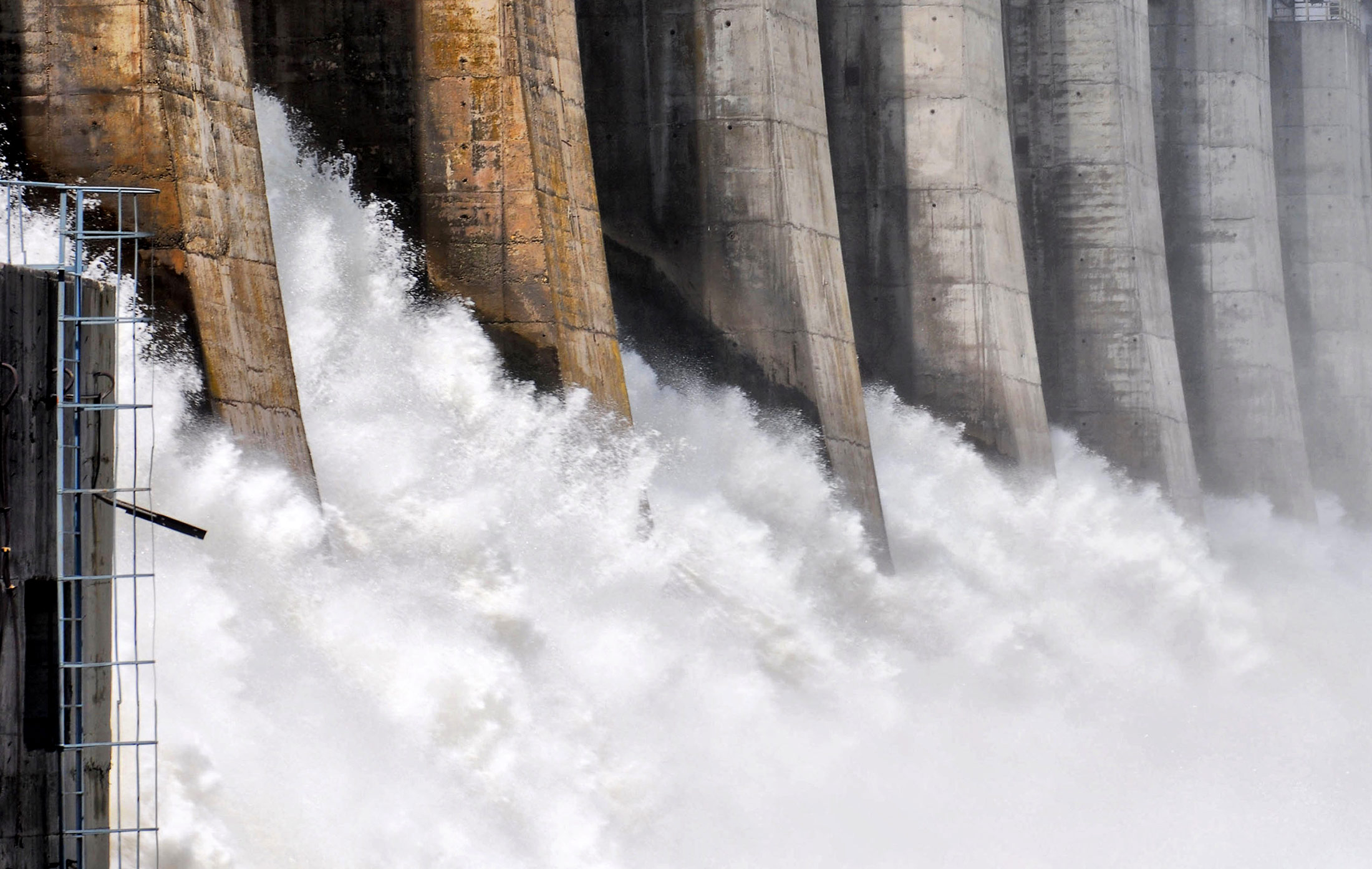 Water is released down the spillways at Djerdap 1, Serbia's largest hydro-electric power plant which is operated by Elektroprivreda Srbije, on the Danube river in Kladovo, Serbia, on Wednesday, May 4, 2011. Serbia expects as much as 9 billion euros ($13.4 billion) to be invested in the overhaul and development of its energy sector by 2015, according to Dusan Mrakic, a state secretary with the Energy and Mining Ministry.
