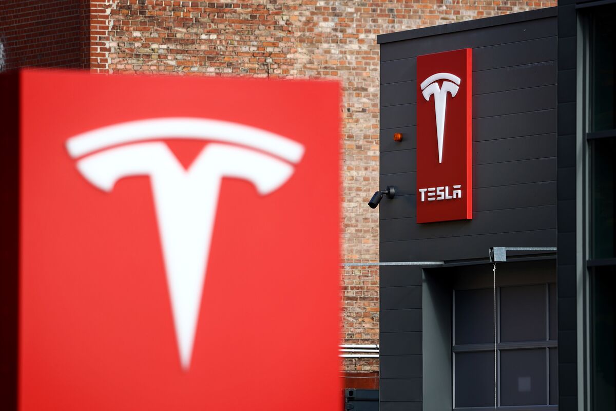 Tesla Sales in Europe Drop 44% Amidst Fierce Competition