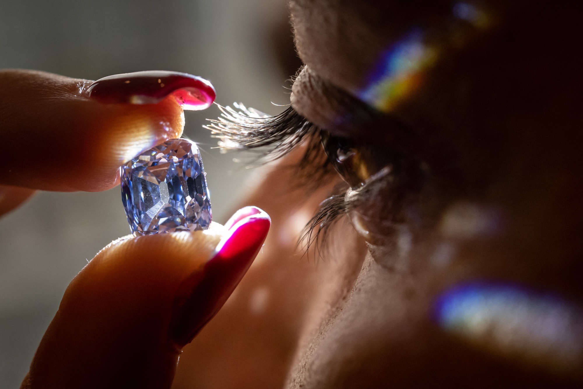 Anglo American Considers Selling De Beers. Will Diamonds Find a Bride? -  Bloomberg