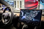 Tesla&nbsp;Model 3&nbsp;touch screen