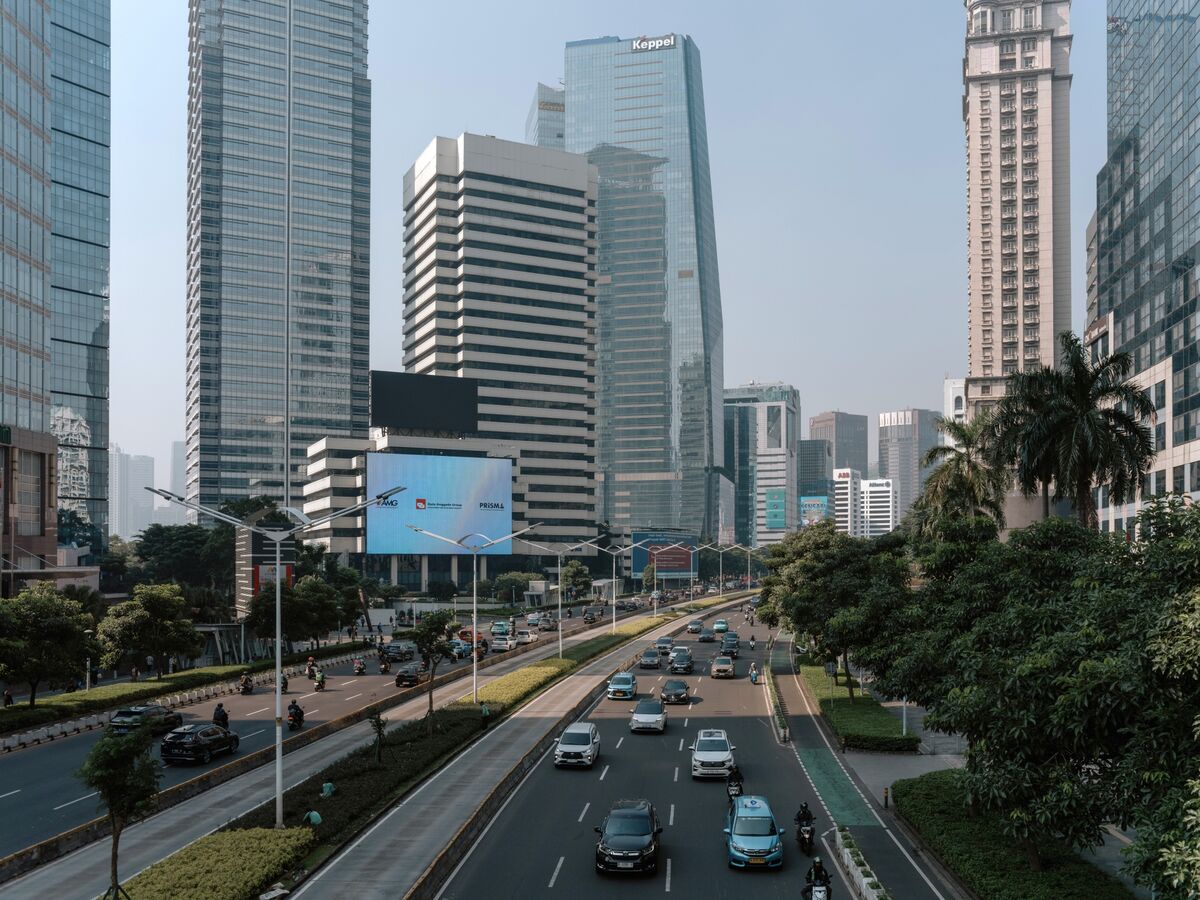 S&P Warns of Credit, Earnings Risks at Indonesian State Lenders