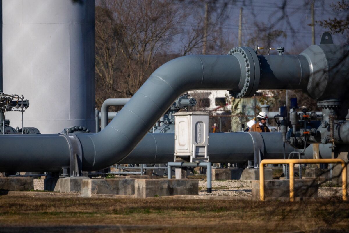 bloomberg.com - Sing Yee Ong - US Natural Gas Extends Decline on Outlook for Warmer Weather