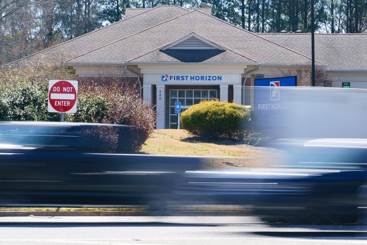 First Horizon’s M&amp;A Plan Tanks Stock in Worst Day Since TD-Deal Wipeout