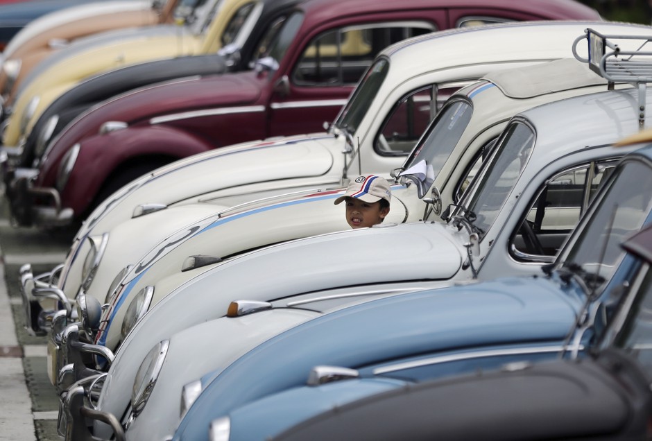 Volkswagen Kills the Beetle, the Car That Conquered the City - Bloomberg