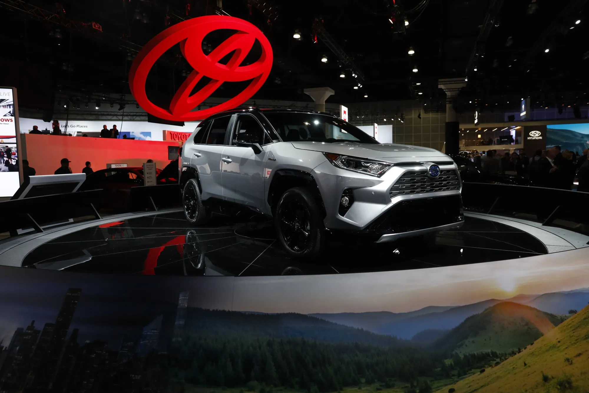 Toyota RAV4 XSE hybrid