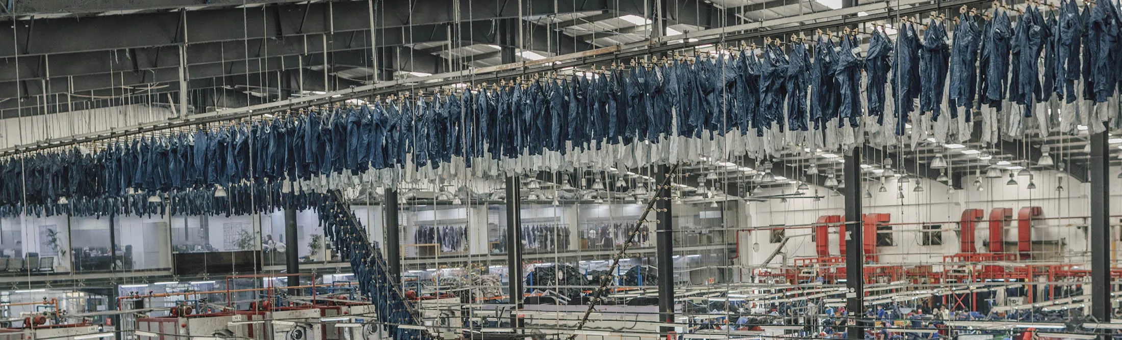 1507068356_lede-everlane-factory-01