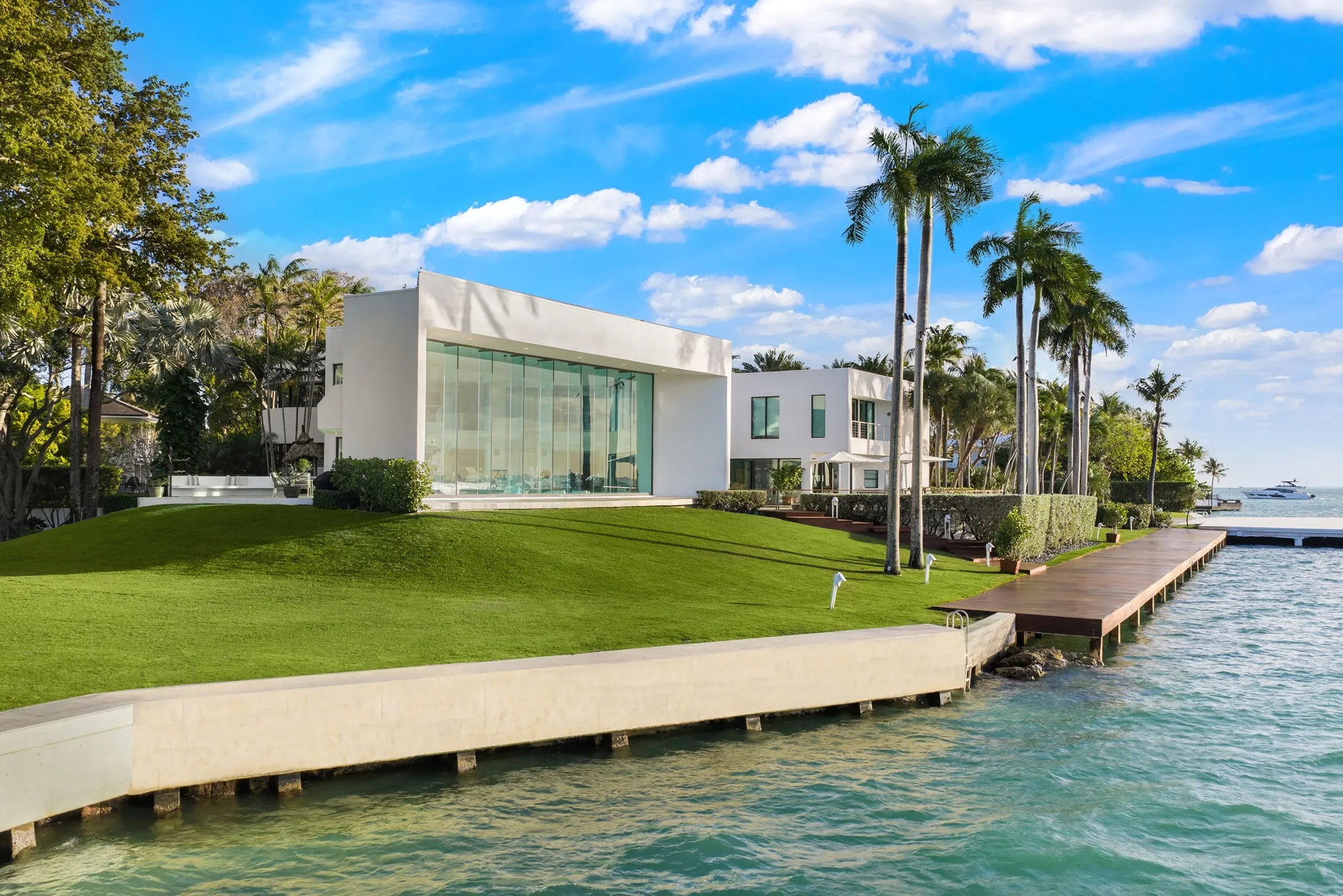 The “Scarface Estate” with the heliport jutting into the water on the right.