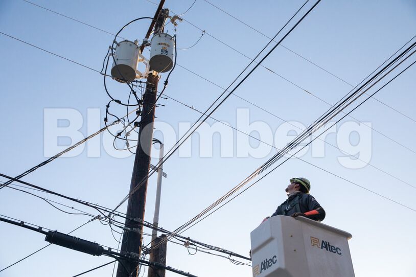 Relief Efforts Ramp Up In Texas As Weather Warms