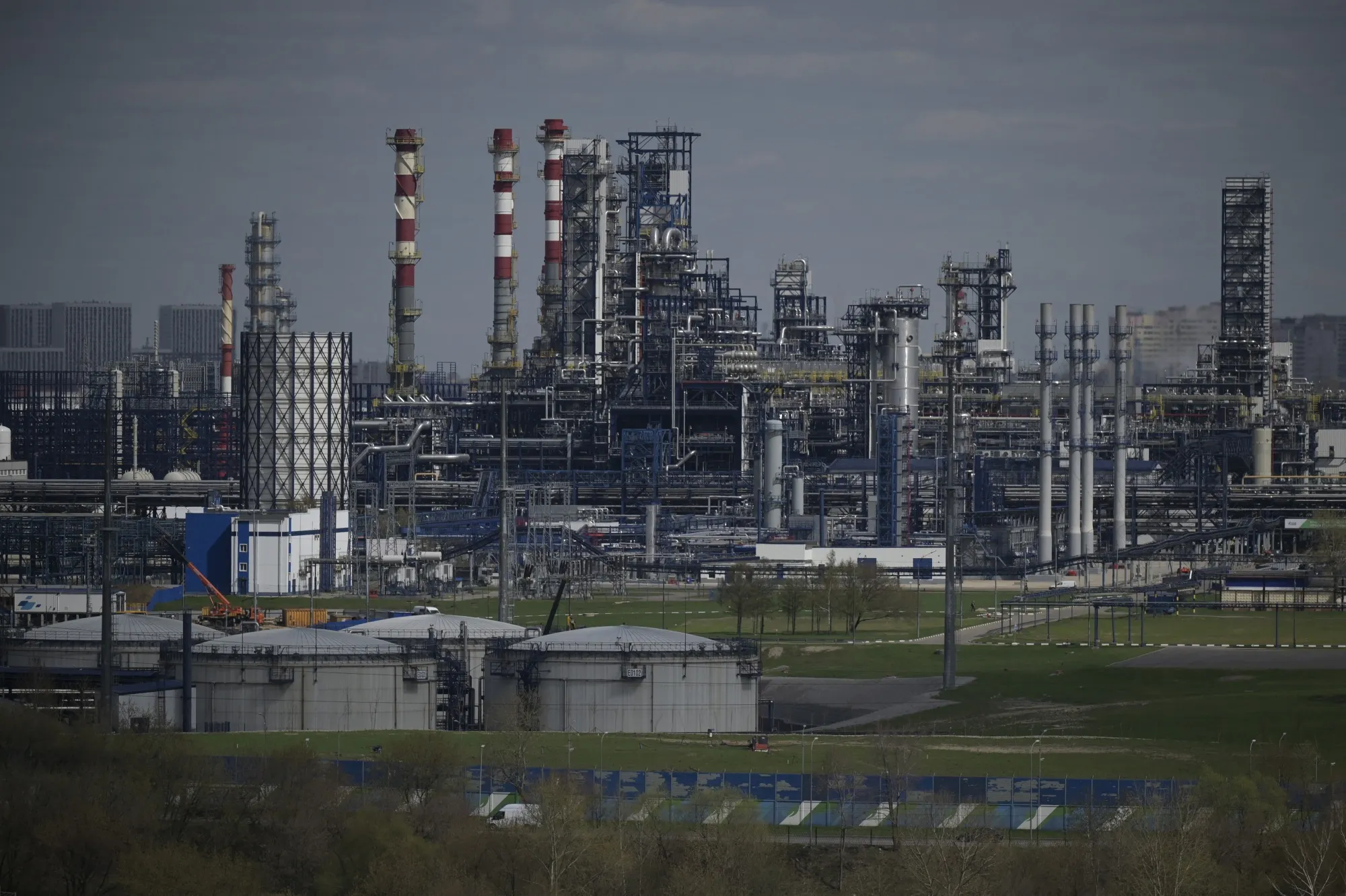 Gazprom Neft's Moscow oil refinery in 2022.&nbsp;