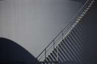 Oil’s Rise Above $40 Comes as Demand Recovers, Shale Reawakens