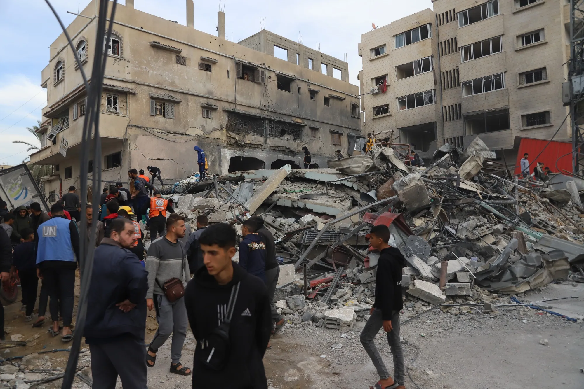 A building destroyed by an Israeli airstrike near the Kuwaiti hospital in Rafah, southern Gaza, on Dec. 20.