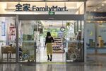中国のファミリーマートの店舗(上海)