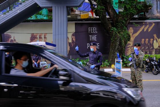 Lockdown Will Take Toll on Malaysia’s Already Steep Yield Curve