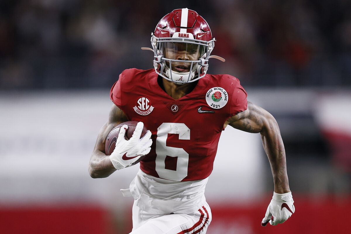 Alabama's Smith Becomes 1st WR to Win Heisman in 29 Years - Bloomberg