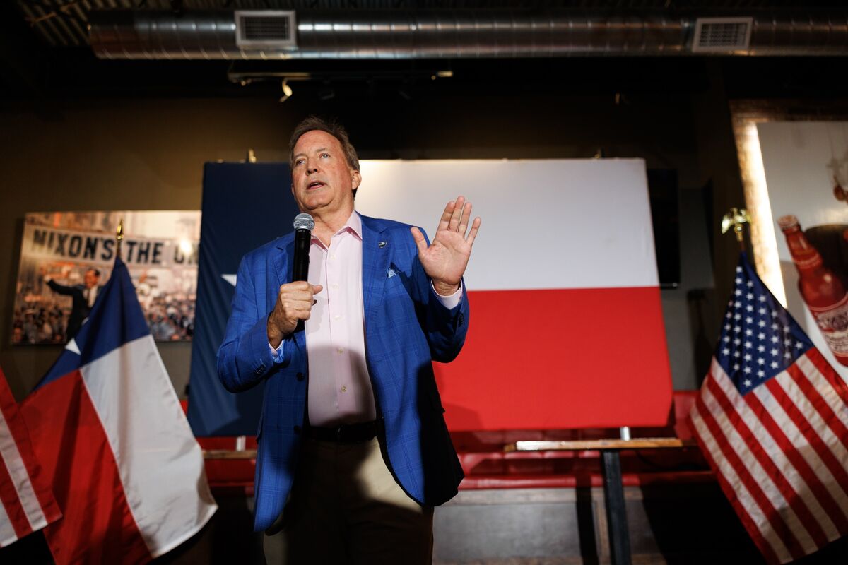 Texas Voters Get Final Say After Trump Backs Paxton in Runoff