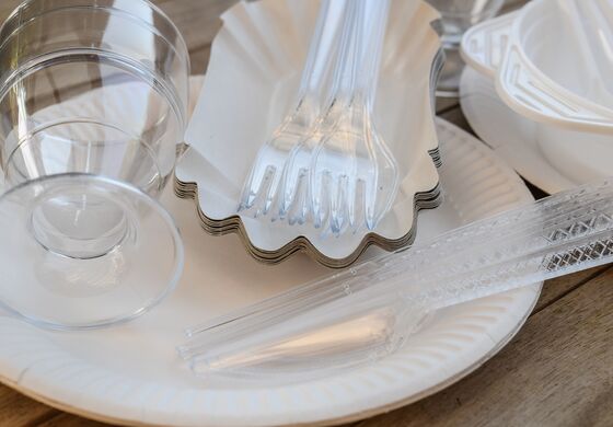 Plastic Cutlery Ban Mooted in England to End ‘Throwaway Culture’