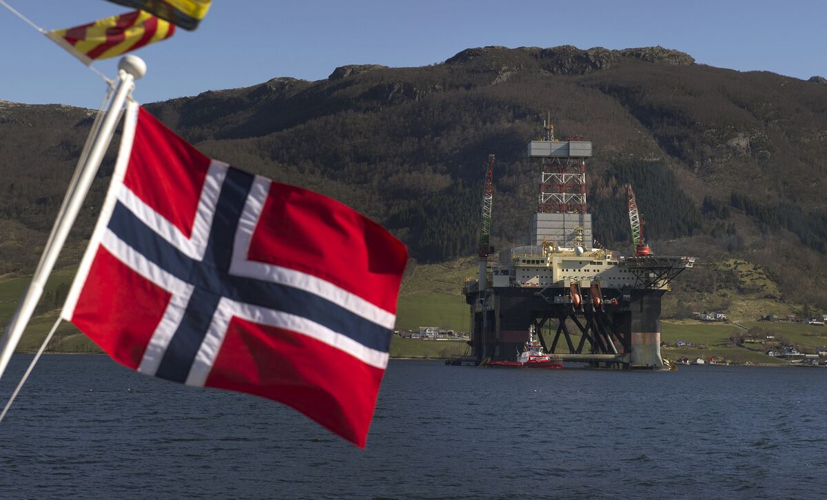 Флеккефьорд норвегия. В норвегии нельзя. Флаг норвегия. В норвегии нельзя. Норвегия столица флаг.