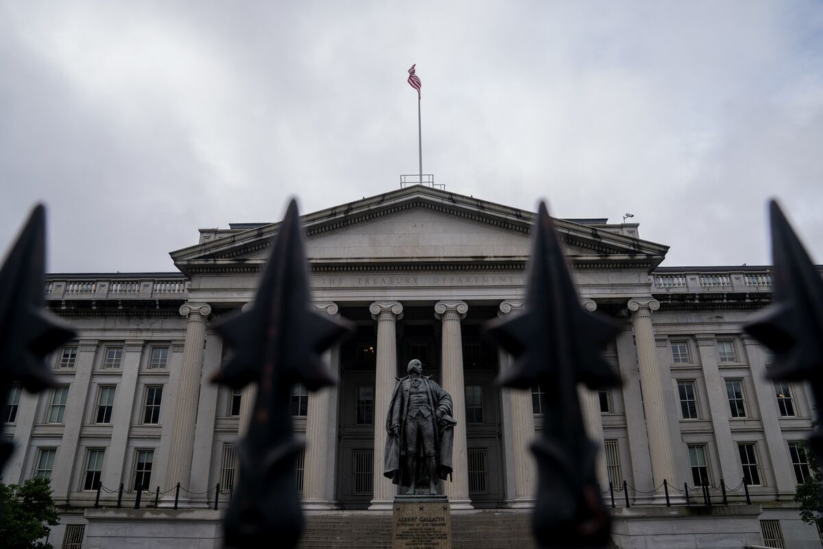 US Criticizes China, Declines Manipulator Label