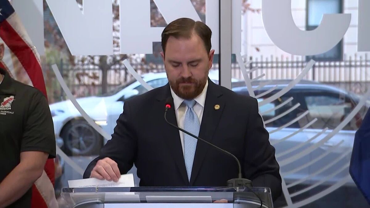 Air Traffic Controllers Should Not Be 'Political Pawn' in Government Shutdown, Union Chief Says Air Traffic Controllers Should Not Be 'Political Pawn' in Government Shutdown, Union Chief Says