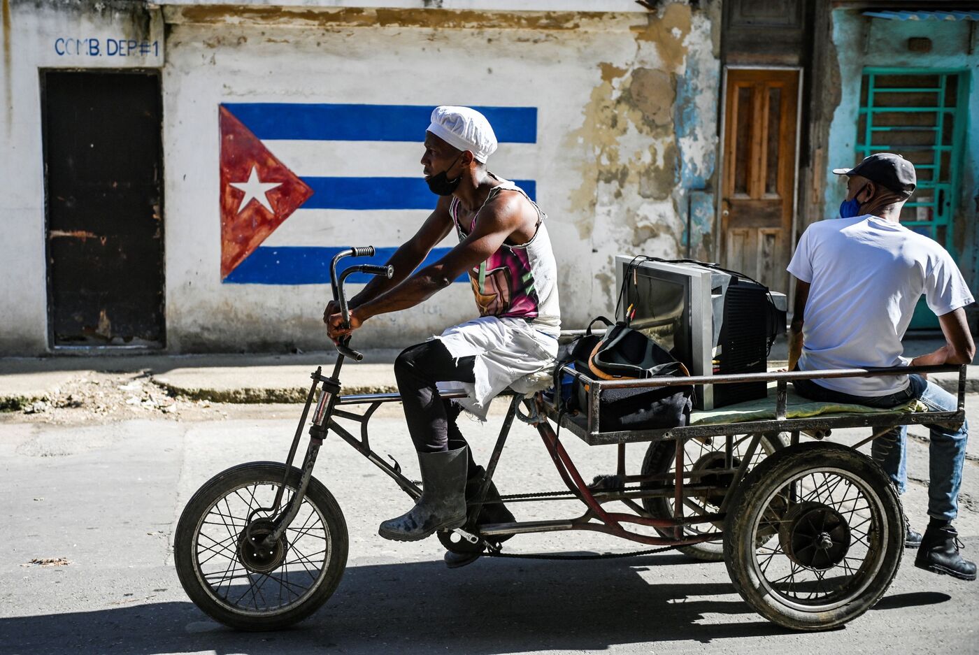 Havana Syndrome Is a Mystery, But Not of Physics - Bloomberg