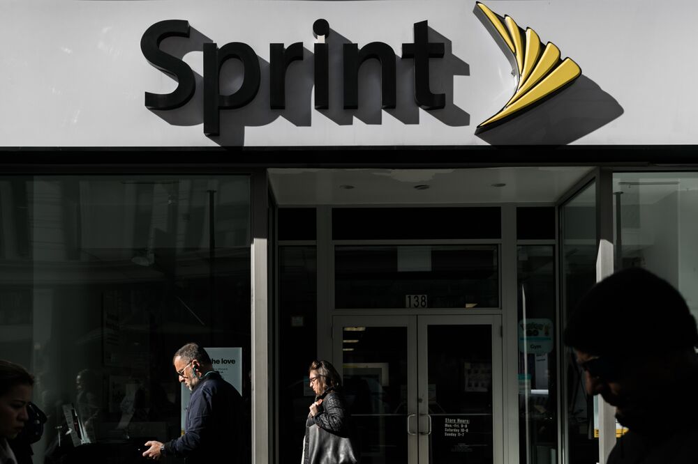 Sprint S Stock Drops As Democrat On Fcc Calls To Pause Merger Bloomberg