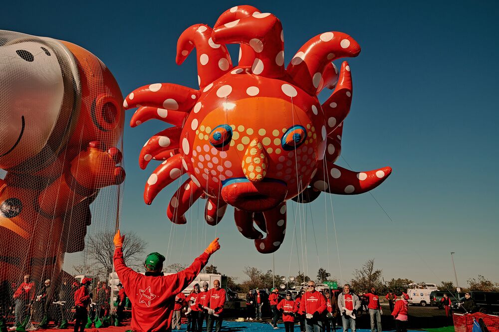 Kusama At 90 Plans Macy S Parade Balloon New York Installation