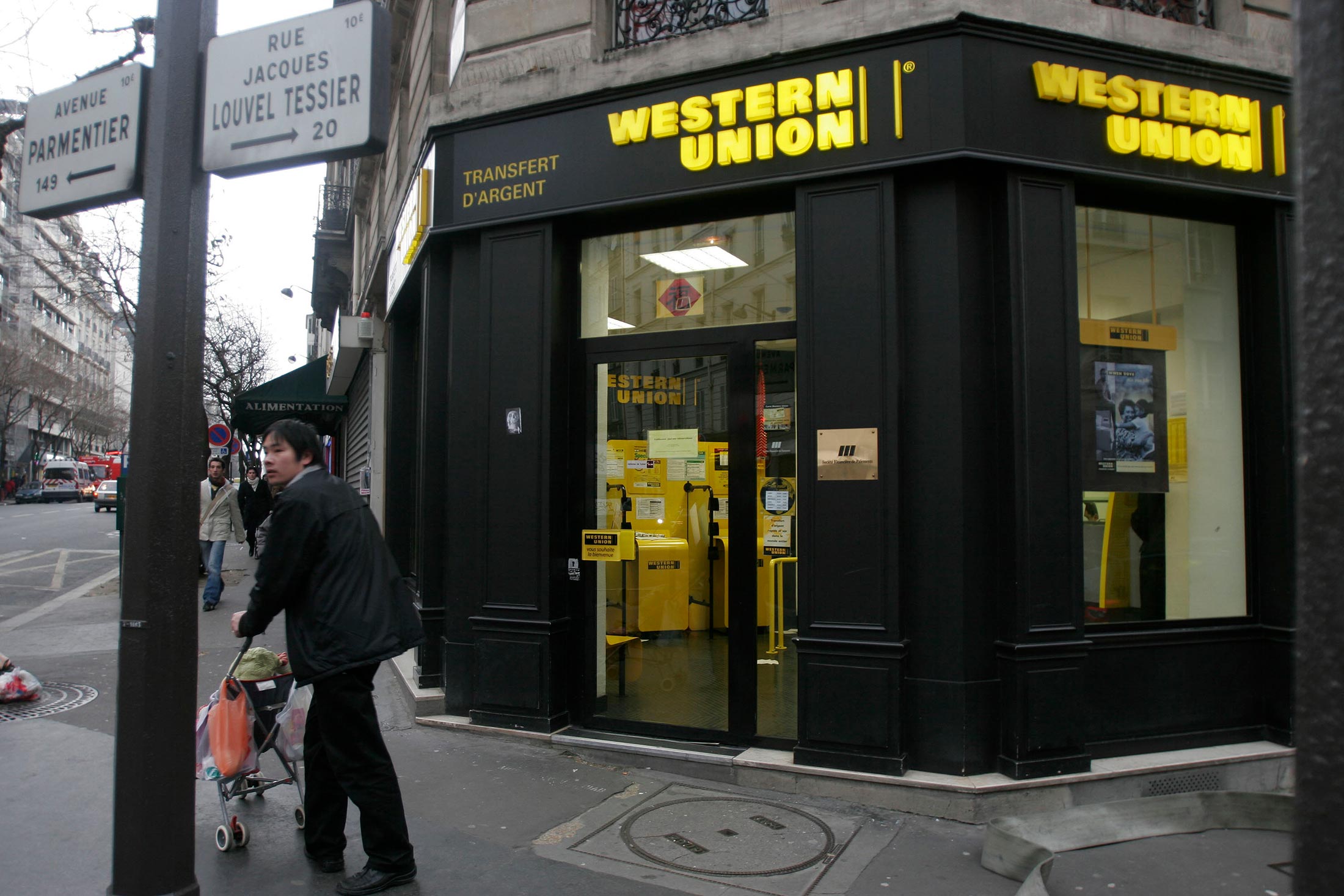 Western Union admits to money laundering, fraud crimes