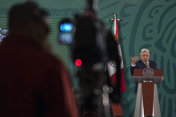 Mexico Lawmakers Remove Curbs to Pemex in New Fuel Market Bill