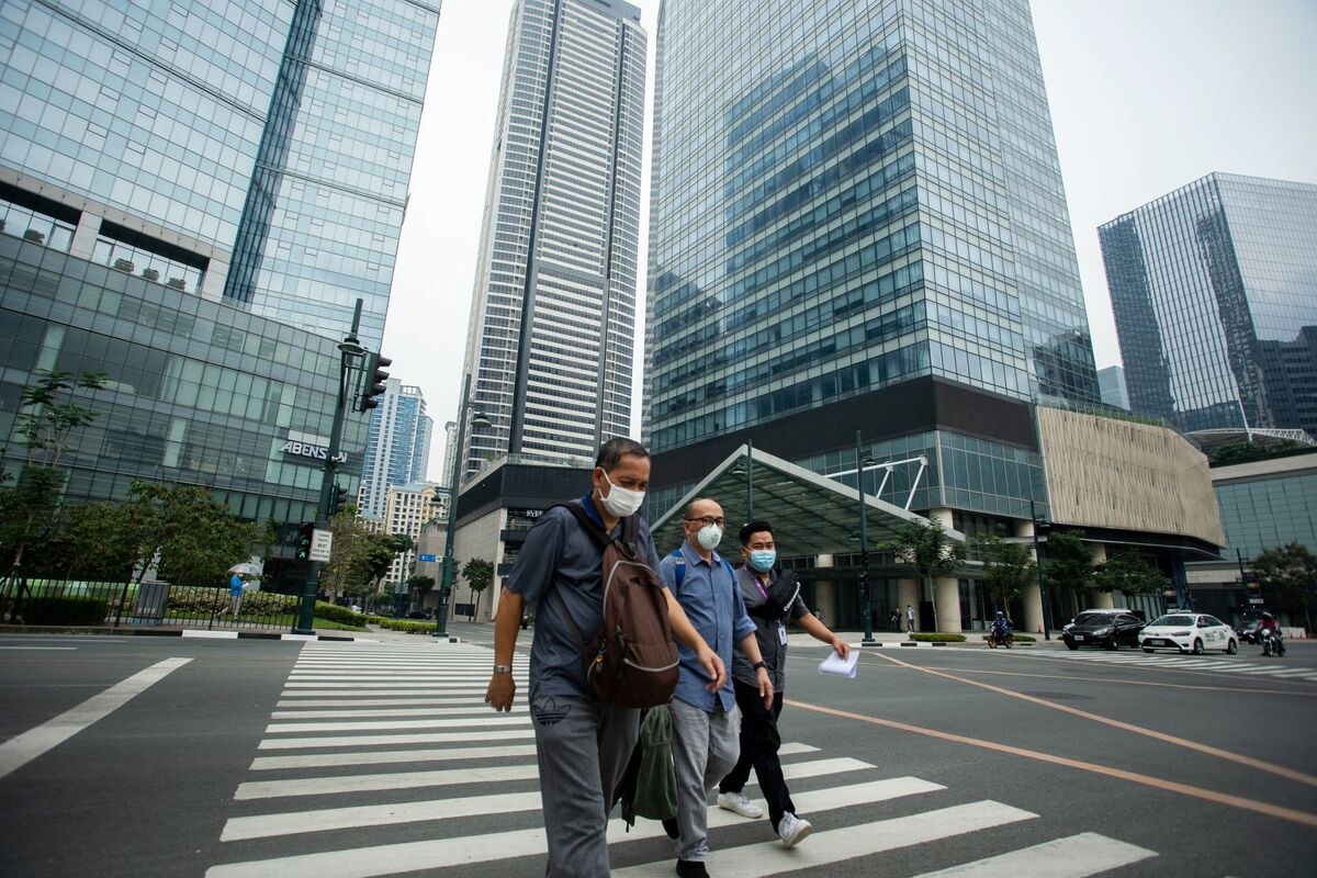 Record Philippine Spending in December Offers Buffer Amid Virus - Bloomberg