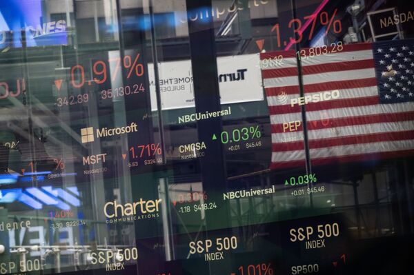 US Stocks Buoyed by Big Tech Gains as Yields Slide: Markets Wrap