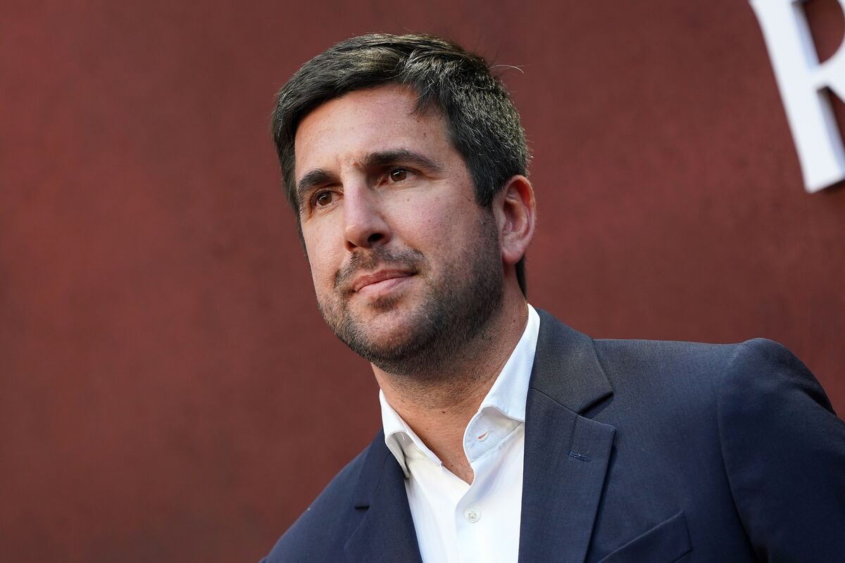 Real Madrid Chairman Faces Younger Entrepreneur in Historic Vote