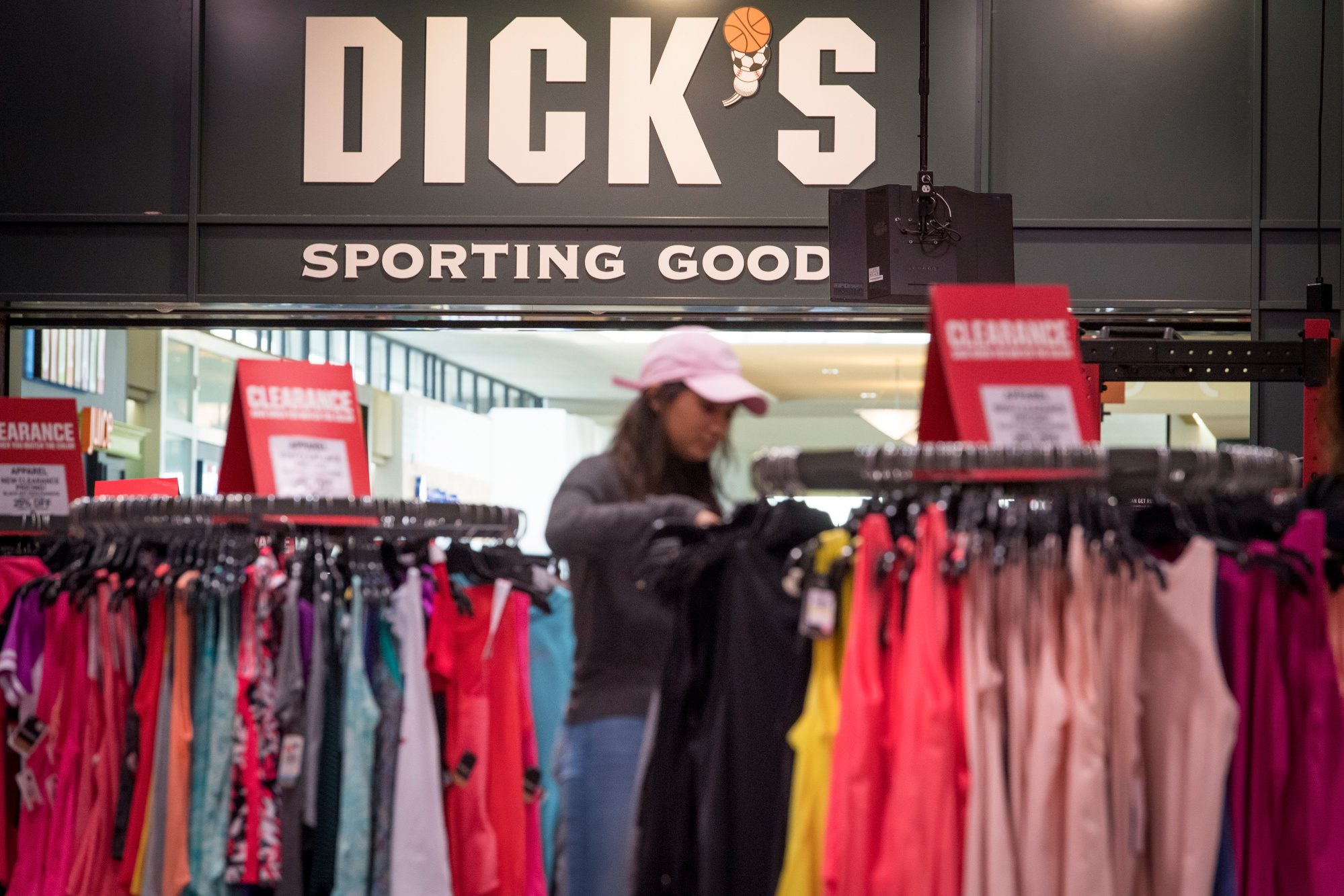 How Will the Market React to DICK'S Sporting Goods Inc (DKS) Stock