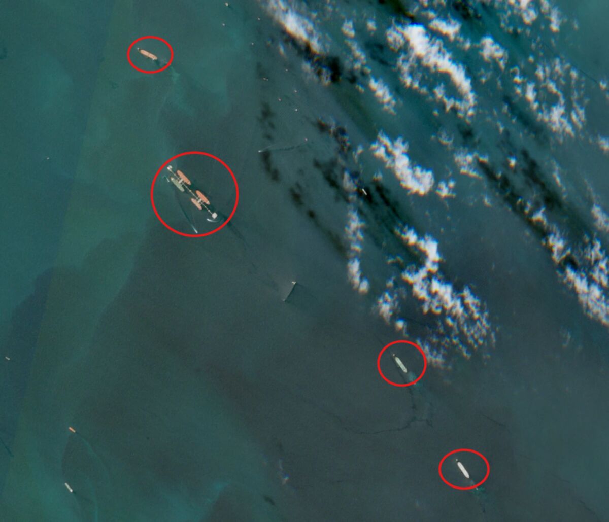 bloomberg.com - Prejula Prem - Satellite Image Shows Surge in Iraq's Persian Gulf Oil Loadings