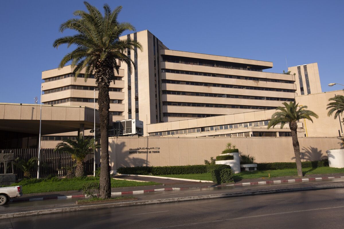 Tunisia Central Bank Cuts Key Rate in Bid to Boost Growth