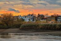 A sunset in Chiswick, London, United Kingdom