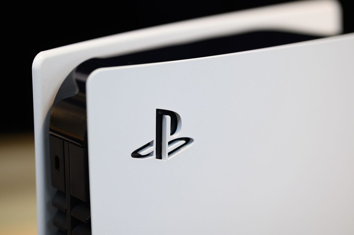 Sony Warns Tight PlayStation 5 Supply to Extend Into Next Year - Bloomberg