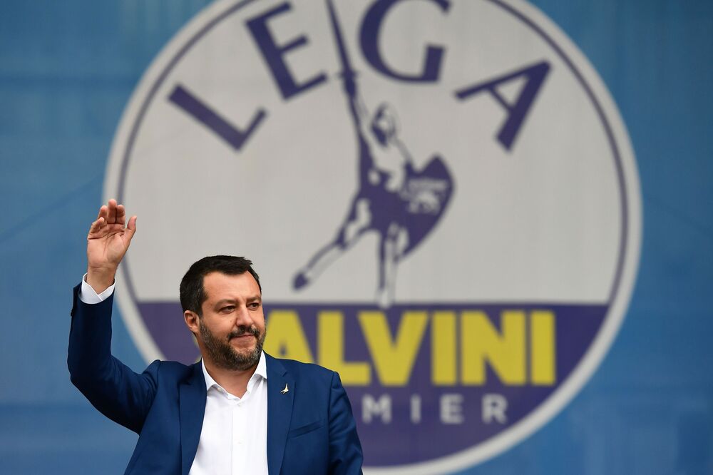 Salvini S League Continues To Climb In Poll Edging Close To 40 Bloomberg